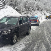 Aufräumarbeiten nach Verkehrsunfall