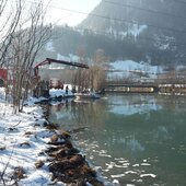 Öl auf Salzach
