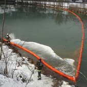 Öl auf Salzach