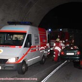 Schwerer Verkehrsunfall mit eingeklemmter Person