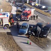 Aufräumarbeiten nach Verkehrsunfall