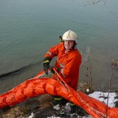 Öl-Einsatz auf der Salzach