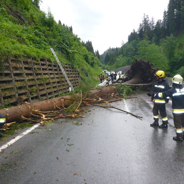 Unwettereinsatz B163 Wagrainer Straße