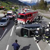 Verkehrsunfall mit eingeklemmter Person
