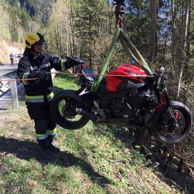 Aufräumen nach Verkehrsunfall
