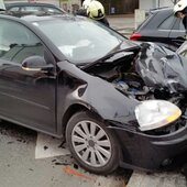 Aufräumarbeiten nach Verkehrsunfall B163 Stadtbrücke