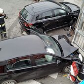 Aufräumarbeiten nach Verkehrsunfall B163 Stadtbrücke