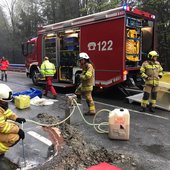 Aufräumarbeiten nach Verkehrsunfall