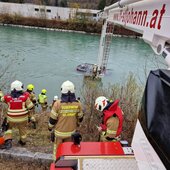 Personenrettung aus Salzach