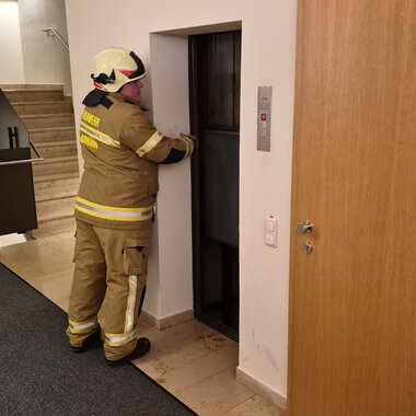 PERSONENRETTUNG AUS LIFT