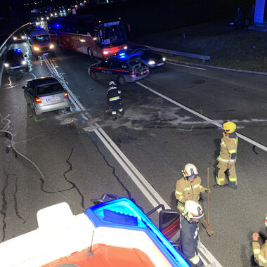 AUFRÄUMARBEITEN NACH VERKEHRSUNFALL