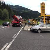 VERKEHRSUNFALL MIT VERLETZTEN PERSONEN