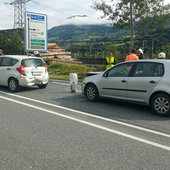 Aufräumen nach Verkehrsunfall B311