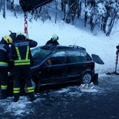 Aufräumarbeiten nach Verkehrsunfall