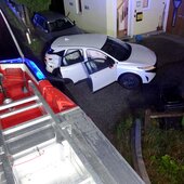 VERKEHRSUNFALL MIT EINGEKLEMMTER PERSON