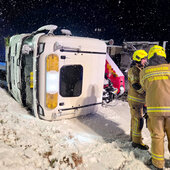 VERKEHRSUNFALL MIT EINGEKLEMMTER PERSON