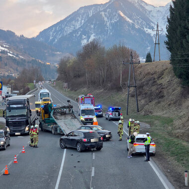 AUFRÄUMARBEITEN NACH VERKEHRSUNFALL