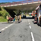 Aufräumarbeiten nach Verkehrsunfall