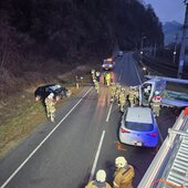VERKEHRSUNFALL MIT EINGEKLEMMTER PERSON