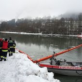 Öleinsatz auf der Salzach