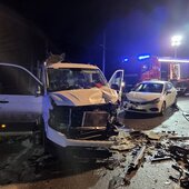 VERKEHRSUNFALL MIT EINGEKLEMMTER PERSON