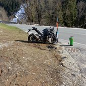 AUFRÄUMARBEITEN NACH VERKEHRSUNFALL