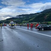 VERKEHRSUNFALL MIT EINGEKLEMMTER PERSON