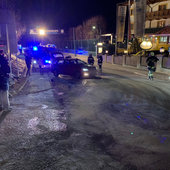 Beseitigung einer Ölspur nach Pollerunfall