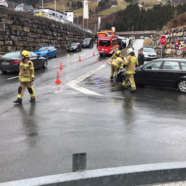 Aufräumen nach Verkehrsunfall