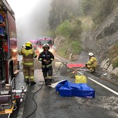 Aufräumarbeiten nach Verkehrsunfall