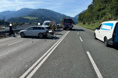 AUFRÄUMARBEITEN NACH VERKEHRSUNFALL