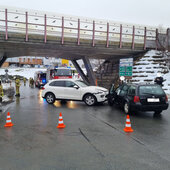 AUFRÄUMARBEITEN NACH VERKEHRSUNFALL