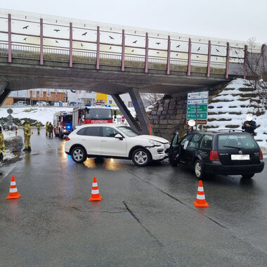 AUFRÄUMARBEITEN NACH VERKEHRSUNFALL