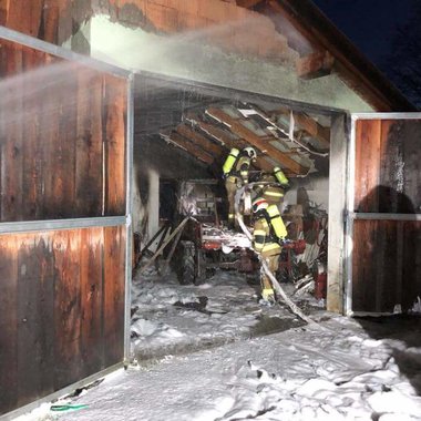 Brand eines "Mulis" in einer Garage