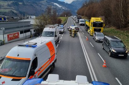 AUFRÄUMARBEITEN NACH VERKEHRSUNFALL