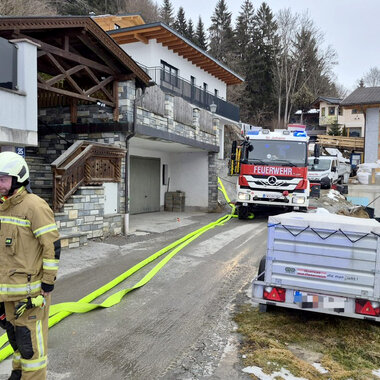 AUSPUMPARBEITEN NACH WASSERSCHADEN