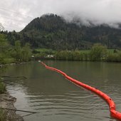 Aufräumarbeiten nach Verkehrsunfall