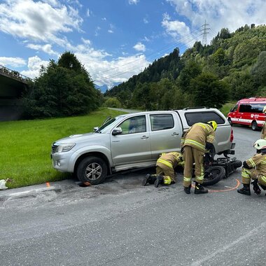 Aufräumen nach Verkehrsunfall L269