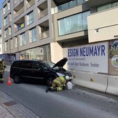 FAHRZEUGBRAND NACH VERKEHRSUNFALL