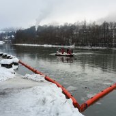 Öleinsatz auf der Salzach