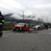 Verkehrsunfall mit eingeklemmter Person