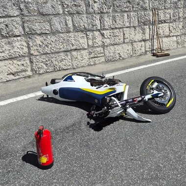 AUFRÄUMARBEITEN NACH VERKEHRSUNFALL