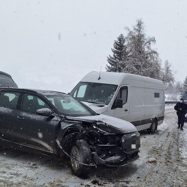 AUFRÄUMARBEITEN NACH VERKEHRSUNFALL