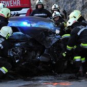 Schwerer Verkehrsunfall mit eingeklemmter Person auf der Großarler Landesstraße "Höhe Tiefblick"