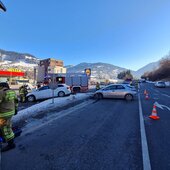 Aufräumen nach Verkehrsunfall B311