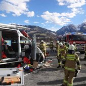 Schwerer Verkehrsunfall mit eingeklemmter Person